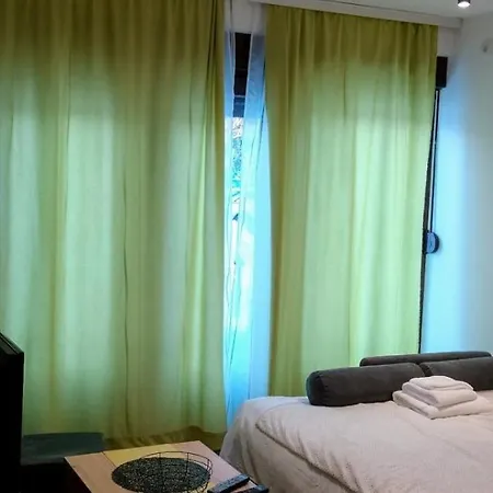 Family Lux Apartman, Kompleks Borovi 3 * Divcibare